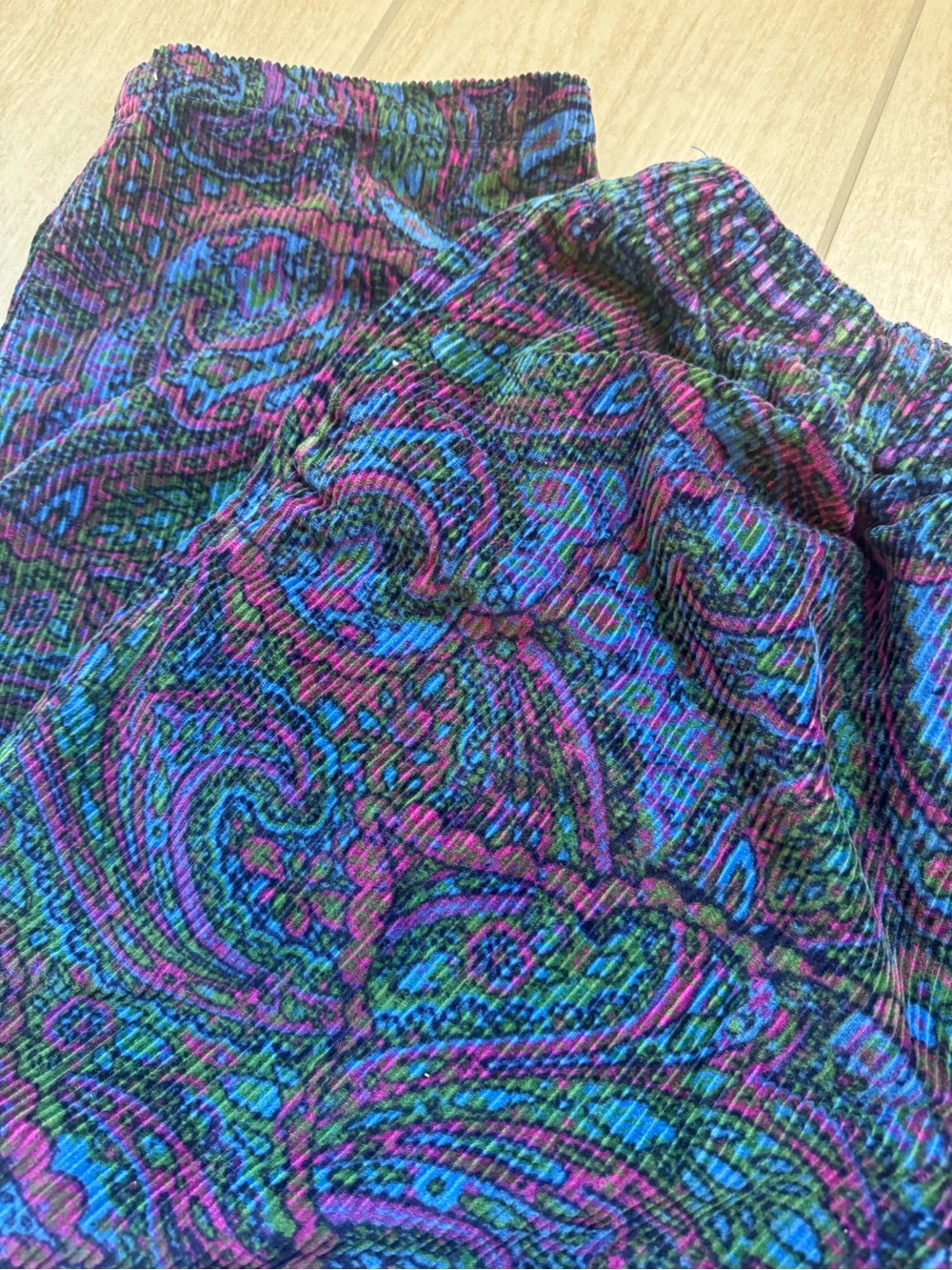 Urban Outfitters Multicolor Paisley Print Men’s Pants (Blue, Purple, Green) - Picture 2 of 6